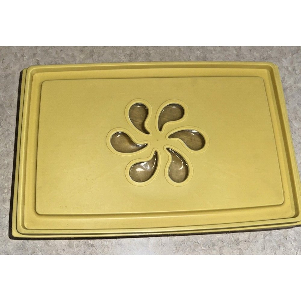 Vintage Rubbermaid Container 6 Quarts Mustard Yellow Clear Flower Design On Lid
